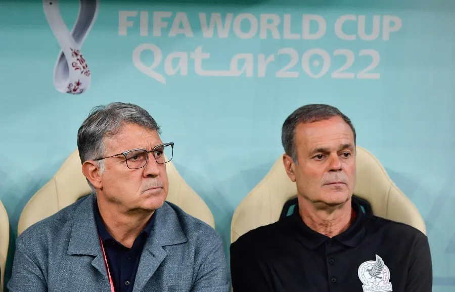 El técnico con su auxiliar Jorge Theiler