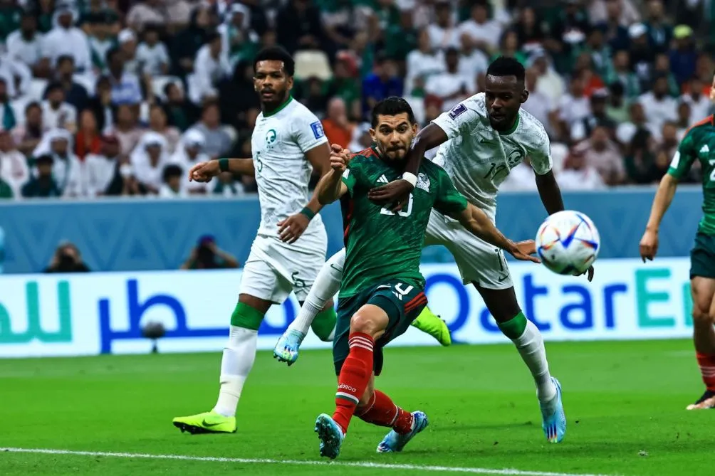 Henry Martín en el juego contra Arabia Saudita