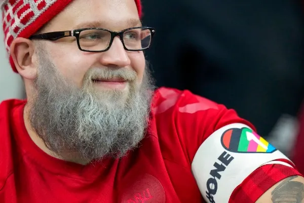 Varios fanáticos protestaron ante la censura