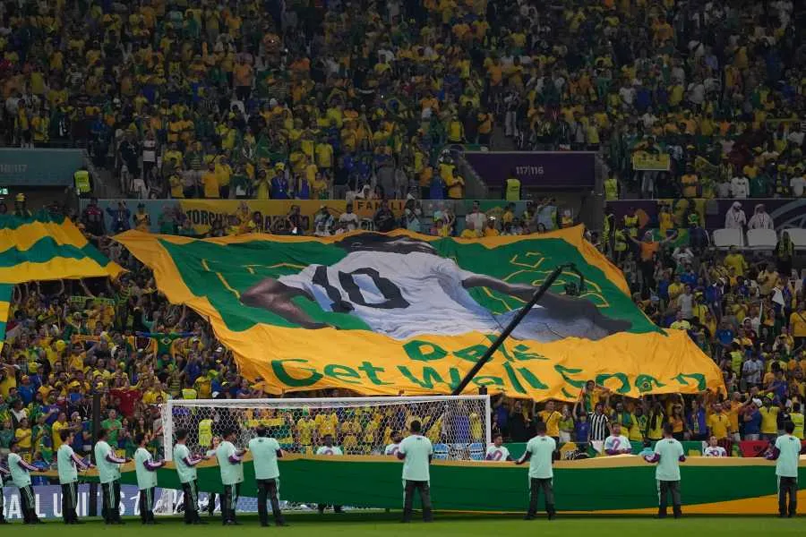 Aficionados de Brasil motearon su apoyo a Pelé