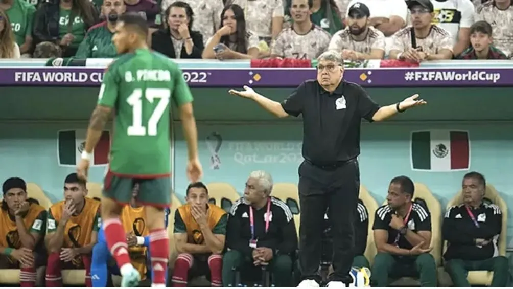 &quot;El Tata&quot; dirigiendo en Qatar 2022