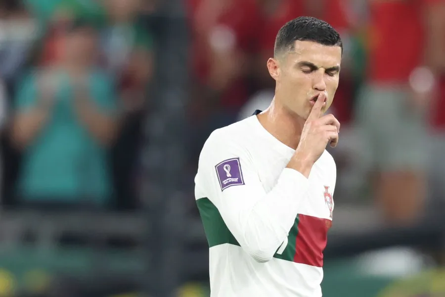 CristianoRonaldo callando a jugador de Corea del Sur