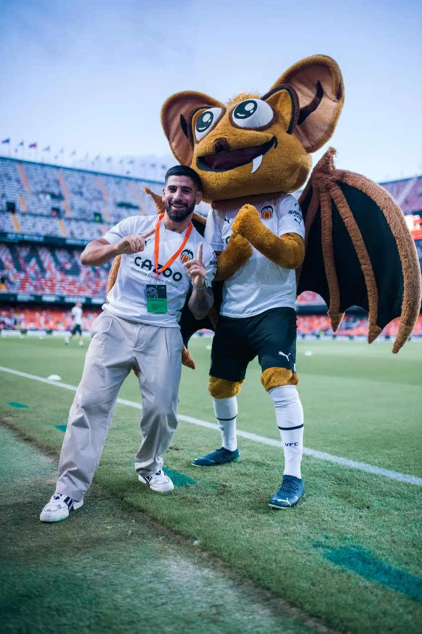 UFC Ilia Topuria con el Valencia