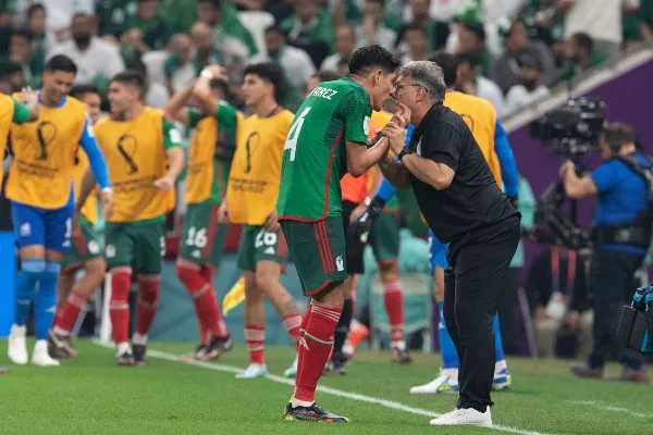 Gerardo 'Tata' Martino en acción como timonel del Tri