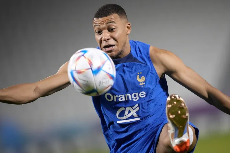 Mbappé durante un entrenamiento