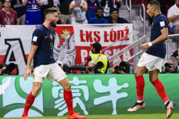 Giroud en festejo de su gol