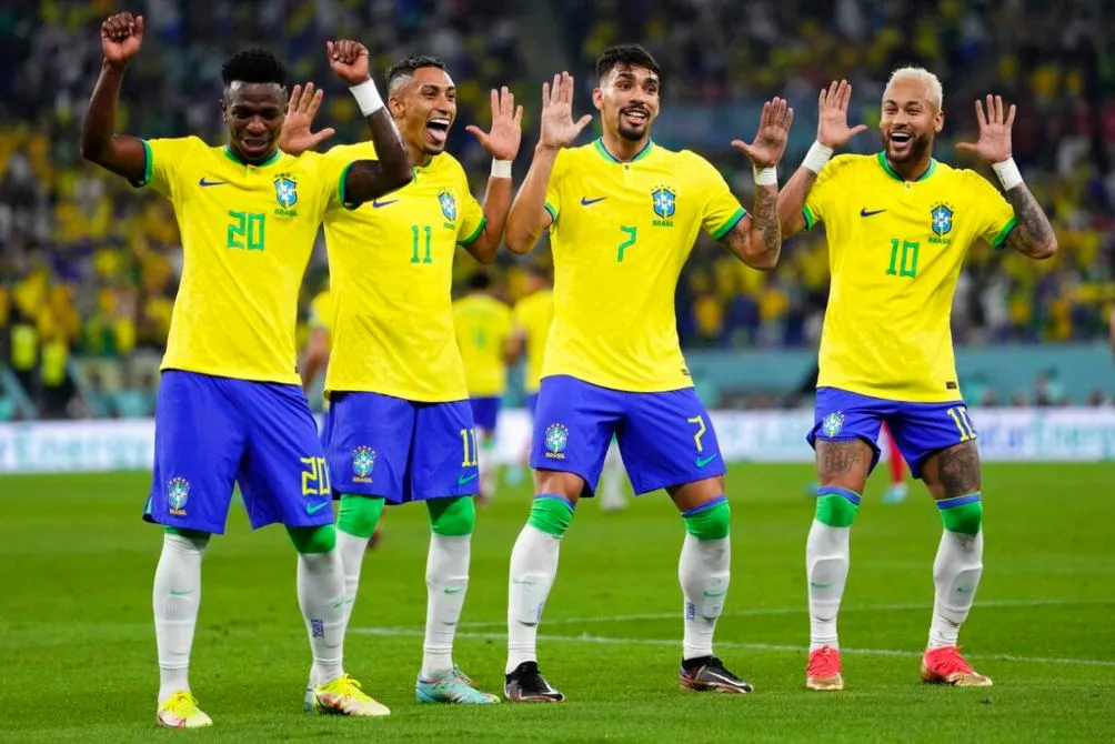 AP Brasil festeja uno de sus goles ante Corea del Sur