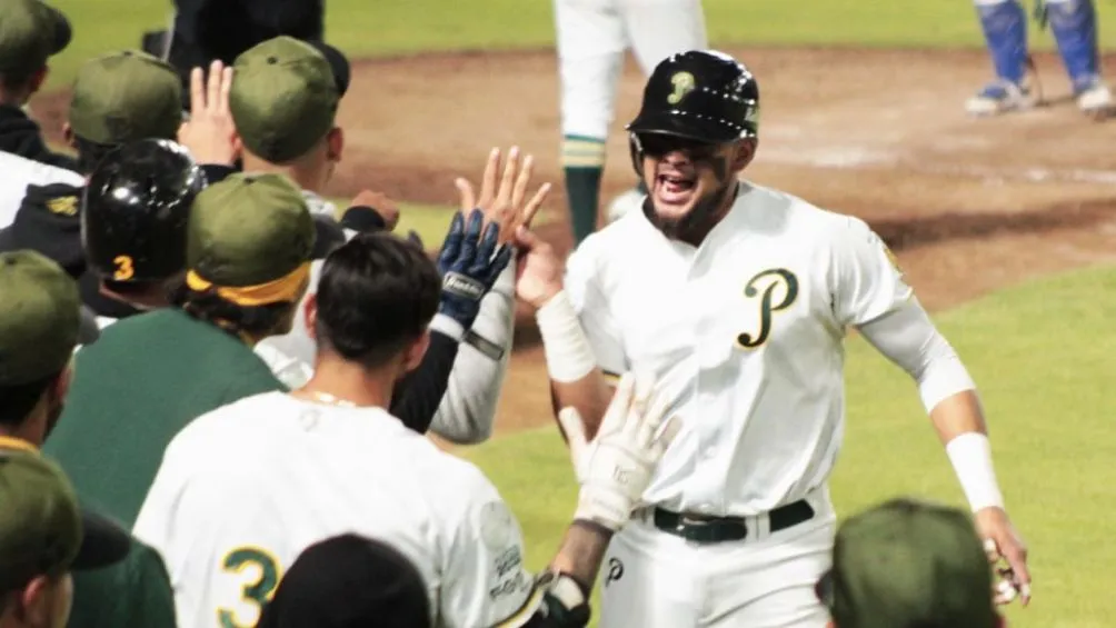 TWITTER: Pericos_Oficial Los Pericos celebran una carrera
