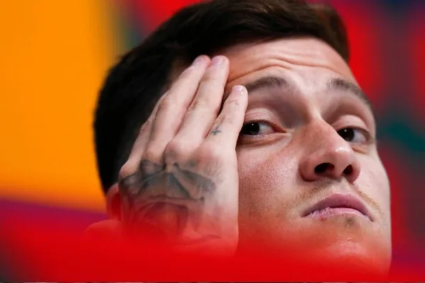 Otávio en rueda de prensa