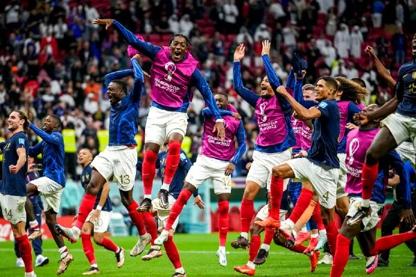 AP El campeón vigente avanza en Qatar