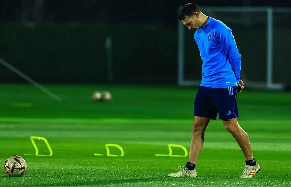 Lionel Scaloni en entrenamiento con Argentina