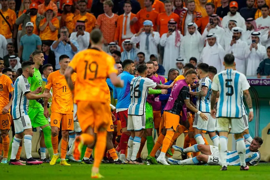 Argentinos y neerlandeses tuvieron conato de bronca