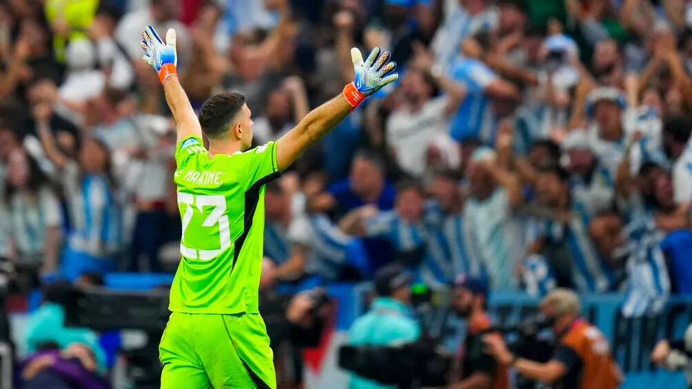 Dibu Martínez se ha vestido de héroe para Argentina