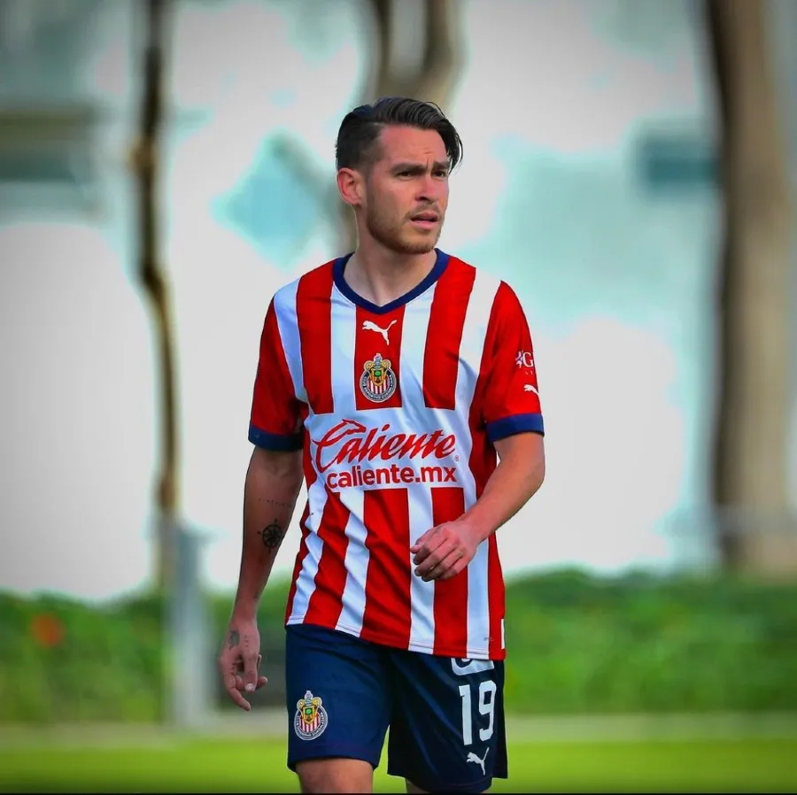 INSTAGRAM @jrangulo19 Canelo Ángulo en Chivas