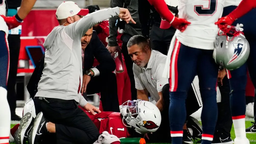 El QB de los Cardinals se lesionó en el primer cuarto