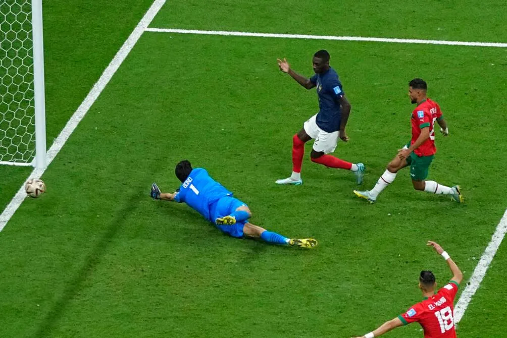 Randal Kolo Muani marcó a los 42 segundos