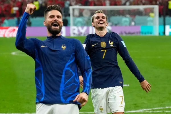 Griezmann junto a Giroud