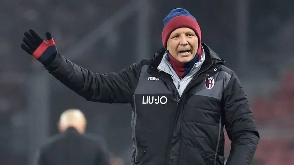 AP Mijhalovic como entrenador del Bolonia