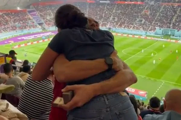 Se fundieron en un abrazo tras el 'Sí, acepto'