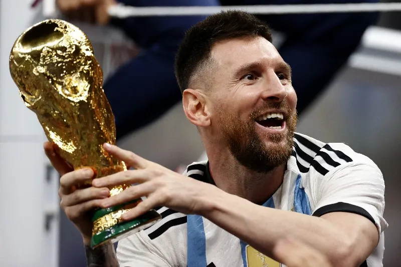 Messi con la Copa del Mundo