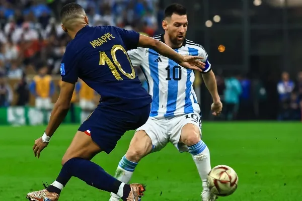 Lionel Messi en competición con Mbappé
