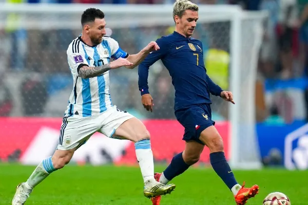 Le 'seguía' de muy cerca Messi