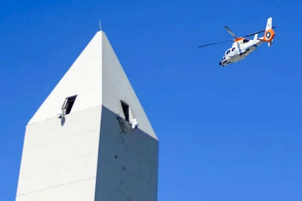 Algunos subieron a la cima del monumento