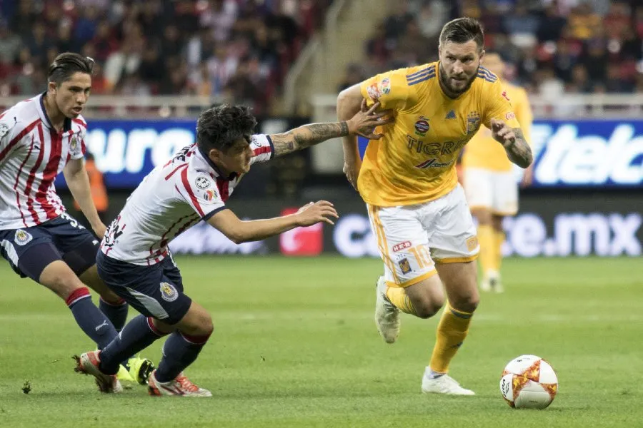 Partido entre Tigres vs Chivas