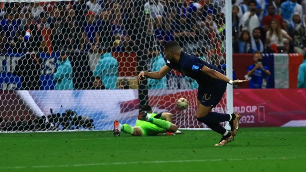 Mbappé tuvo una noche inolvidable, a pesar de la derrota