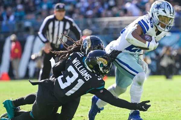 AP Tony Pollard de los Vaqueros