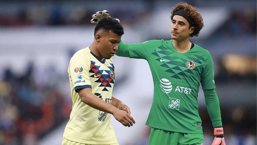 Roger se sumaría a la baja de Guillermo Ochoa