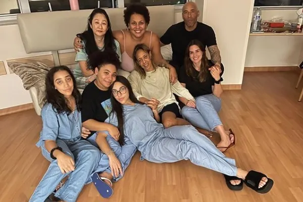 La postal familiar desde el hospital