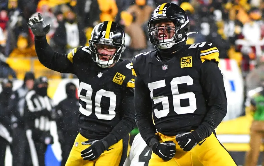 Alex Highsmith celebra captura ante Raiders