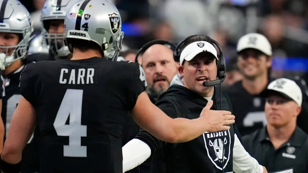 Derek Carr será relegado a la banca