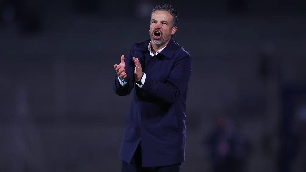 Rafa Puente dirige a Pumas en CU
