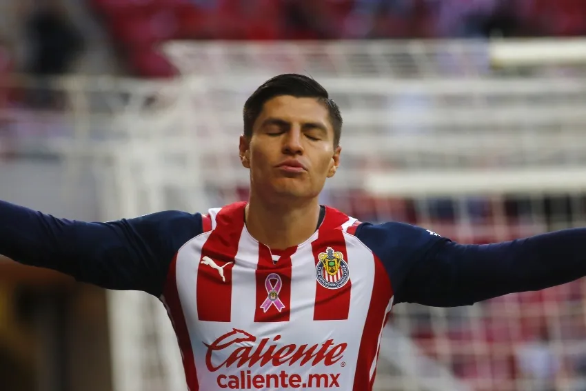 Ronaldo Cisneros regresará a Chivas