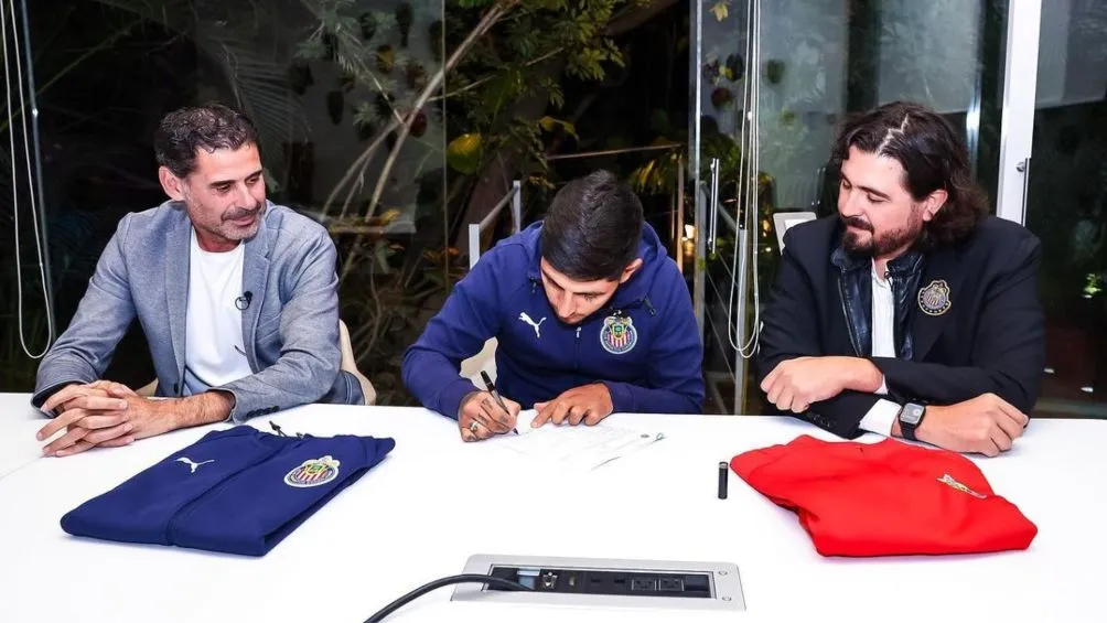 IG | @CHIVAS Víctor Guzmán cumplió su sueño de jugar en el Rebaño Sagrado