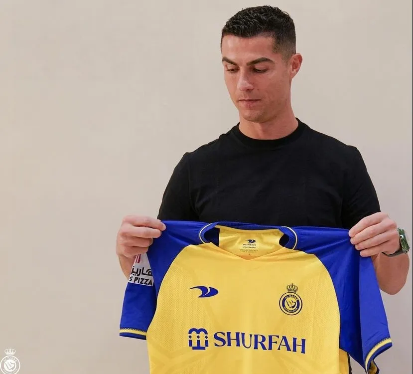 TWITTER: @AlNassr Cristiano Ronaldo con su jersey