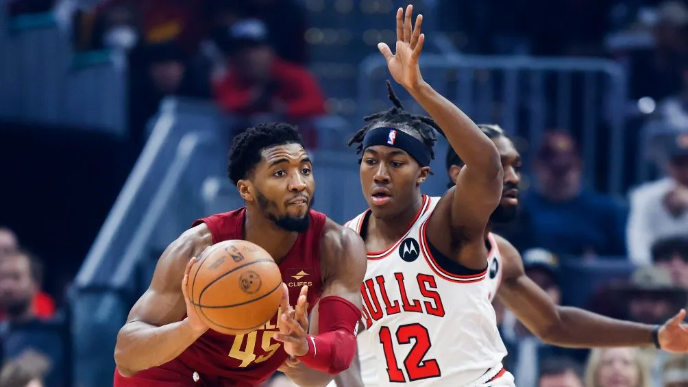 Mitchell anotó 71 de los 145 puntos.