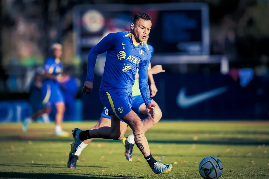 Cabecita Rodríguez en el entrenamiento en Coapa