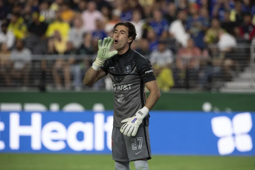 Óscar Jiménez en un partido de América