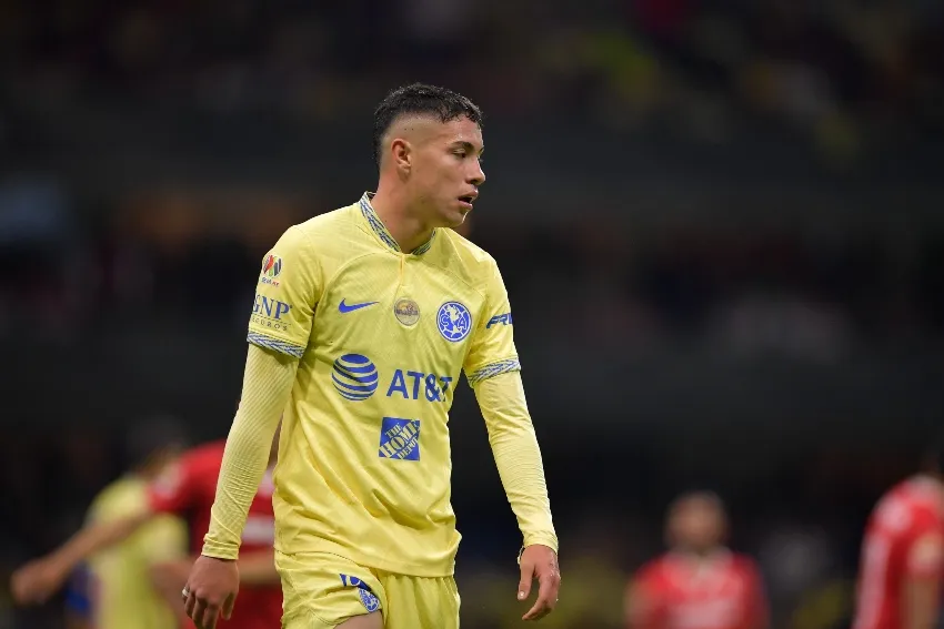 Emilio Lara en un partido de América