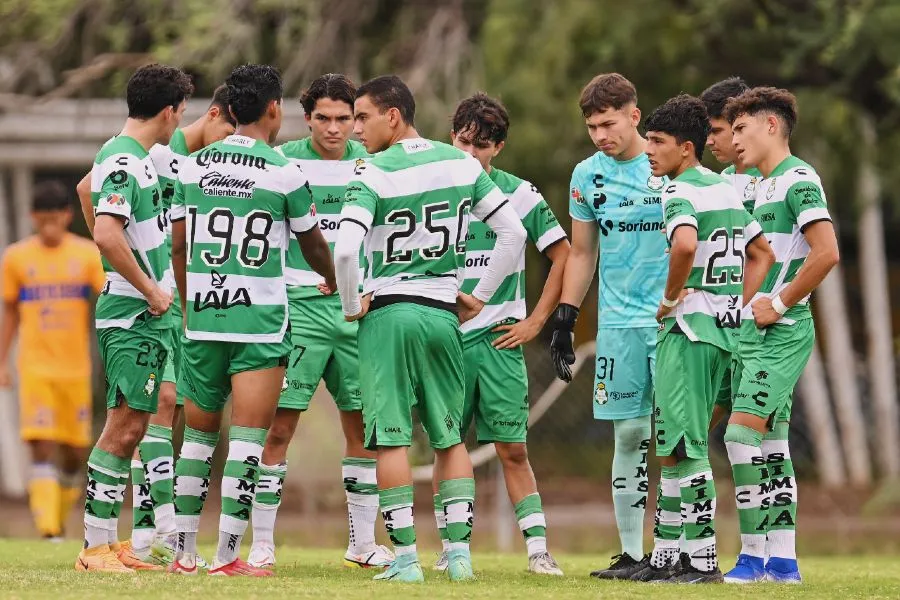 Santos Laguna trabaja sus fuerzas básicas con mucha precisión
