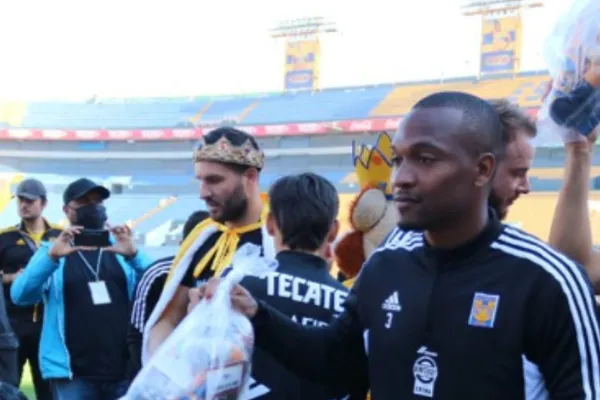 El resto del plantel también estuvo presente