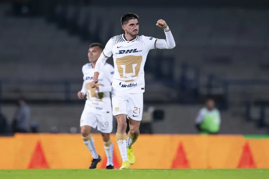 Del Prete festejando un gol