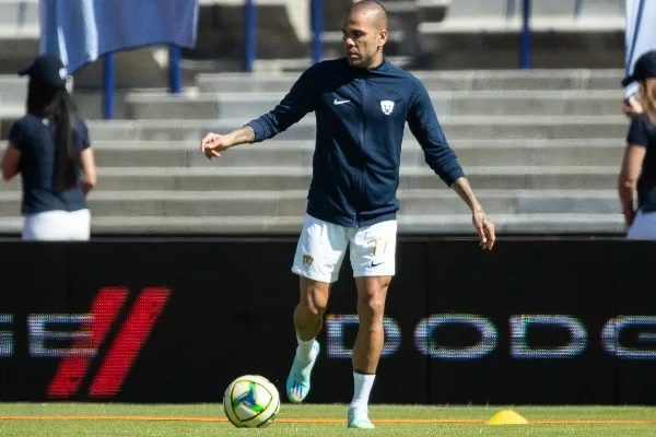 Alves tiene un nuevo dorsal en Pumas