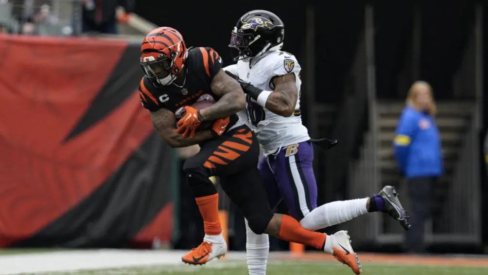 Mixon en la jugada de la anotación