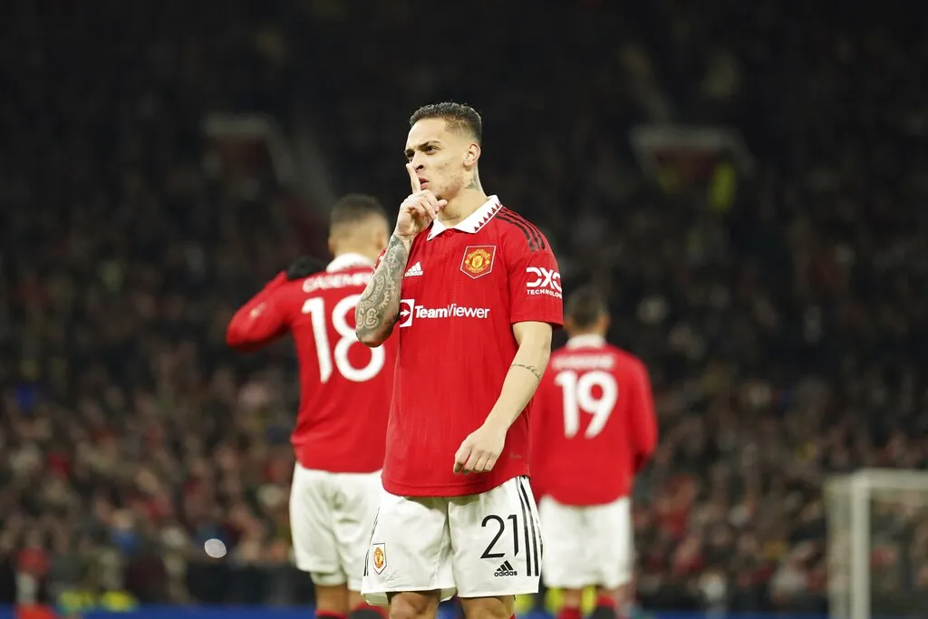 Antony celebra mandando a callar