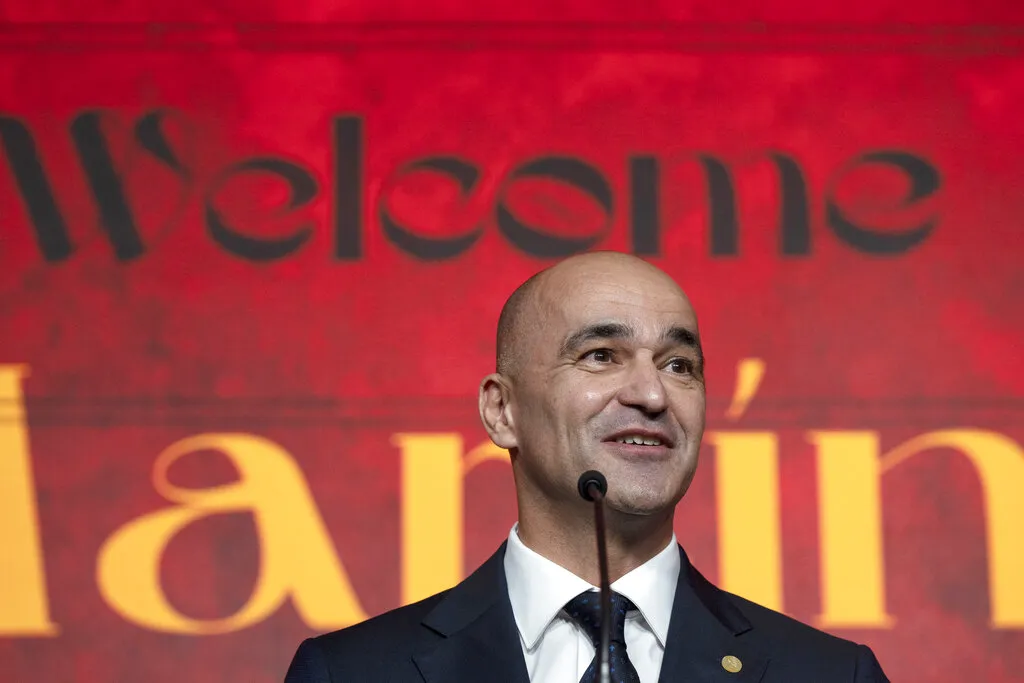 AP Roberto Martínez fue presentado como entrenador de Portugal
