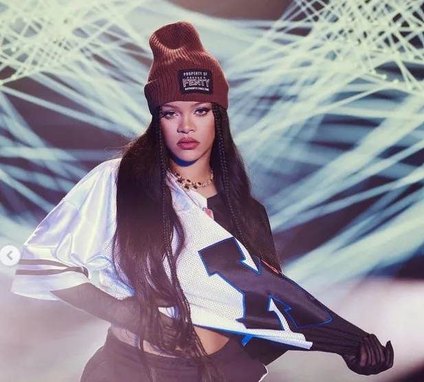 Rihanna estrenará línea de ropa por el Superbowl